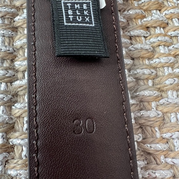 The Black Tux classic leather Brown Belt silver tone buckle Men’s size 30 - Picture 8 of 10